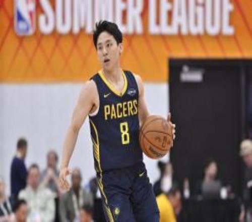 在NBA场均2.5分1.7助快船官方：已和河村勇辉签下Exhibit10合同