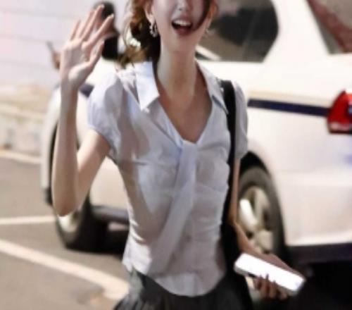 无畏契约主持人唯嘉晒照：从今天起要多发多看！请监督我！