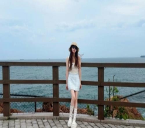 主持人BaoBao晒照：闪避台风技能发动