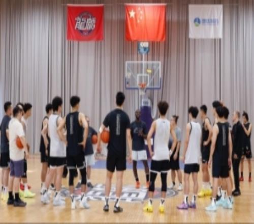新帅就位，即刻开练！广州龙狮全新教练组开启首堂训练课