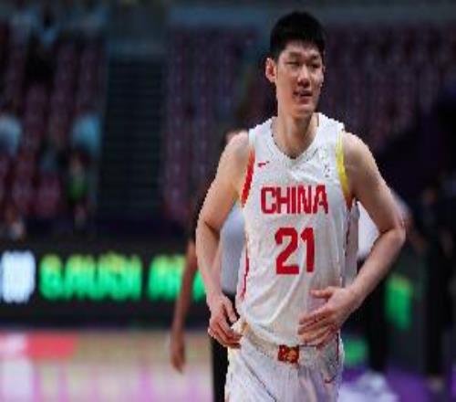效率可以！半场胡金秋2中2拿4分4板赵嘉义5中3得9分