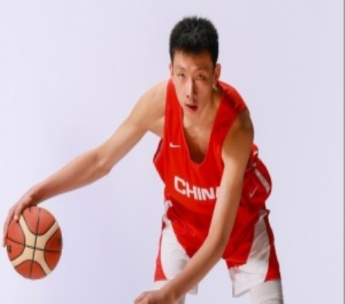 媒体人：中国U18男篮内线的巨大优势没发挥出来三个中锋只得12分