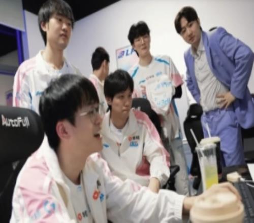 BLG连续四年晋级全球总决赛！与RNG并列第二仅次于EDG