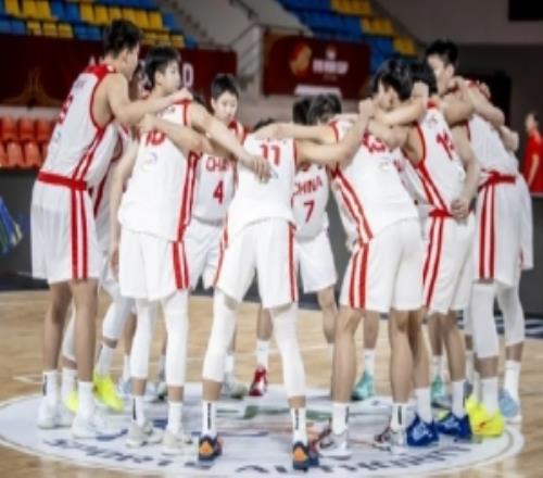 U18男篮亚洲杯中国U18男篮大胜斯里兰卡取开门红杨易轩23分