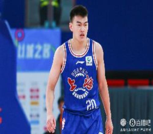 媒体人：上海久事男篮小将董灏新赛季确定加盟香港金牛