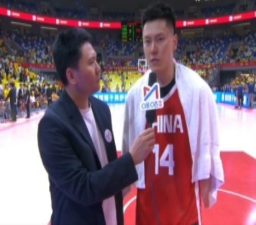 李弘权：防守没到位没发挥出小个速度优势要在窗口期前解决问题