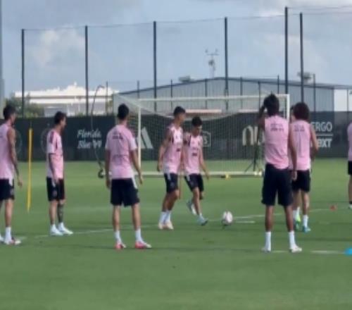 记者：迈阿密国际今日训练备战纳什维尔，梅西也参与其中