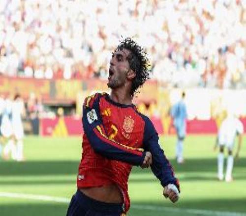 记者：费兰托雷斯即将抵达巴黎，完成体检并签订为期五年的合同