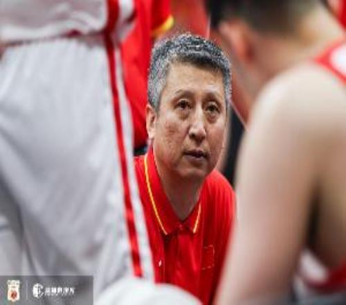 媒体人：中国队很靠防守&没防守反击就很难上分阵地战没什么套路