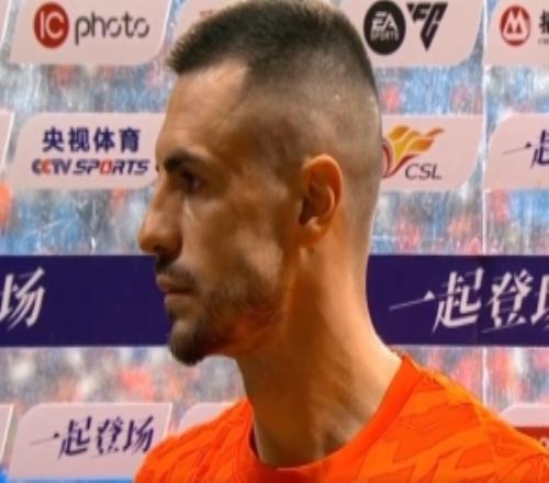 布尔克：这场比赛很难，斯坦丘是顶级球员，大连踢得也非常不错