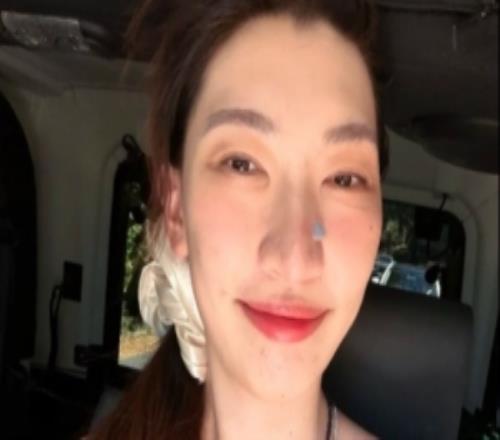 元气满满！韩旭晒个人照：细腻的你唯独没有窥见自己的珍贵