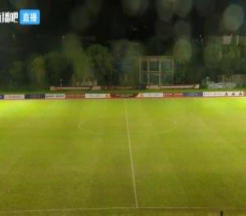 开球一度多次推迟！官方：U17女足vs阿森纳U17比赛因雷电天气取消