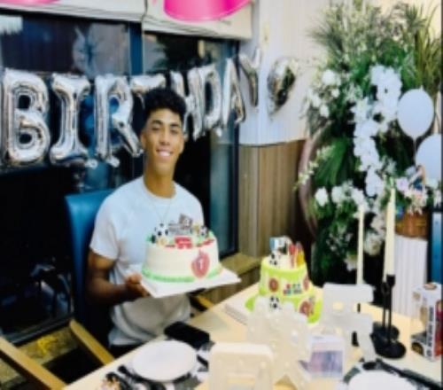 张洪福18岁生日母亲发文：不要求你一定光芒万丈，只愿坚守初心