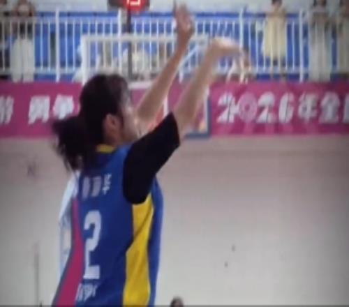 廖丽华蛰伏一年迎来大爆发单场轰34分率领厦门女篮力克东莞女篮