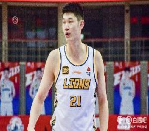 记者：CBA球员流动依旧不易各队背后往往代表地方职业体育的门面