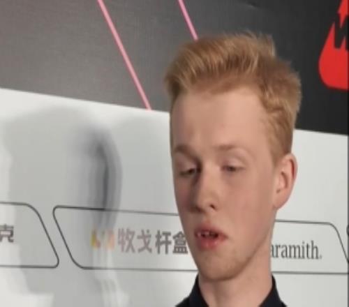 齐津斯：在座无虚席的场馆里比赛我等了两年，这场比赛做足了准备