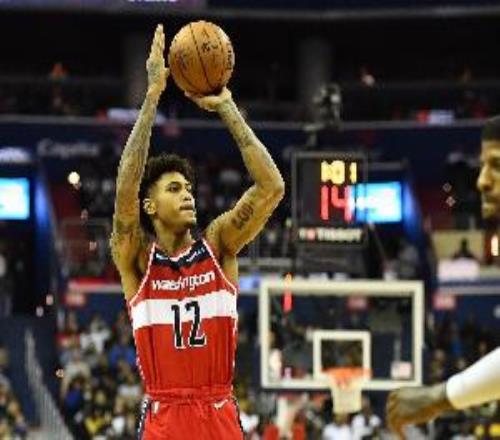 乌布雷：我的欢迎来到NBA时刻被科比点飞后他笑着拍了拍我的背
