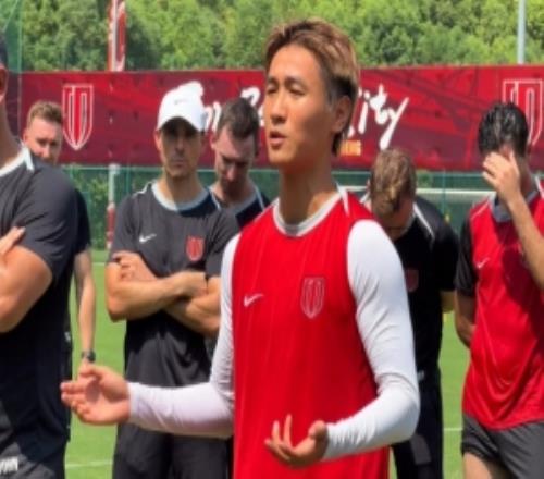 韦世豪发言：听到大家喝倒彩非常伤心会把奖杯奉献给球迷