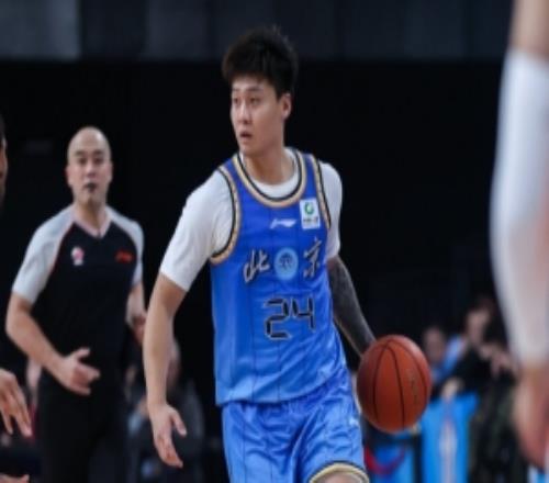 CBA夏季联赛赵睿16分3板3助4断北京男篮85比82击败山东男篮