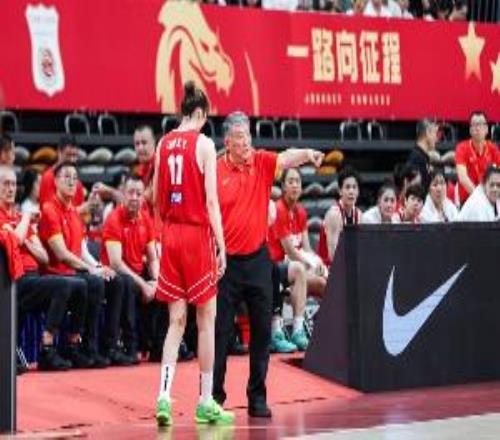记者：中国女篮想要在本届世界杯上争取好的成绩难度非常大
