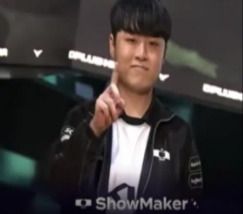 DK对阵KT入场仪式：ShowMaker发起挑衅动作