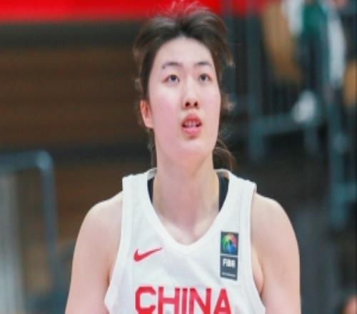 有进步了！罗欣棫全场三分4中2&罚球5中3得到13分6篮板