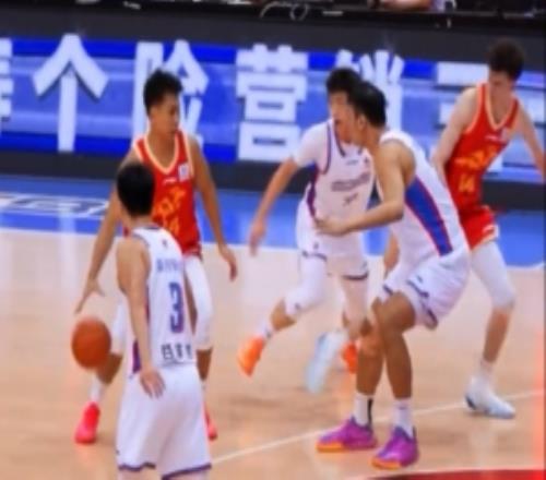 CBA夏季联赛小组赛第3战广厦8478天津希望年轻队员越来越好