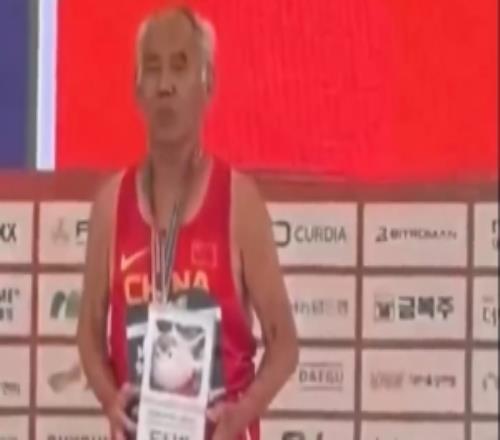92岁老人吕明璞夺得世界大师田径锦标赛两枚金牌，跳远比赛夺冠