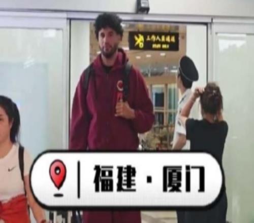 新援就位！达里尔梅肯、本尼博特赖特顺利抵达厦门