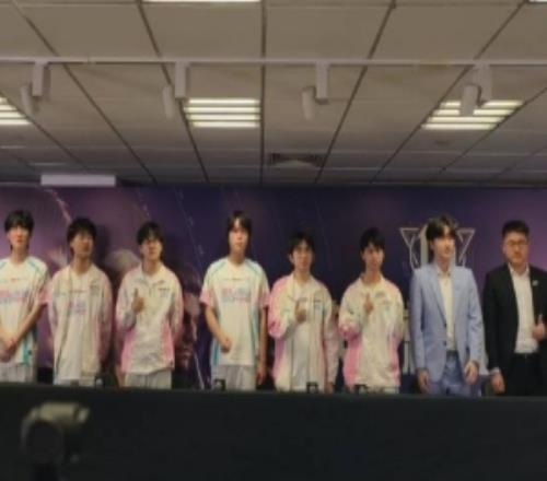 难顶群访结束后Xun在离开的时候叹了口气