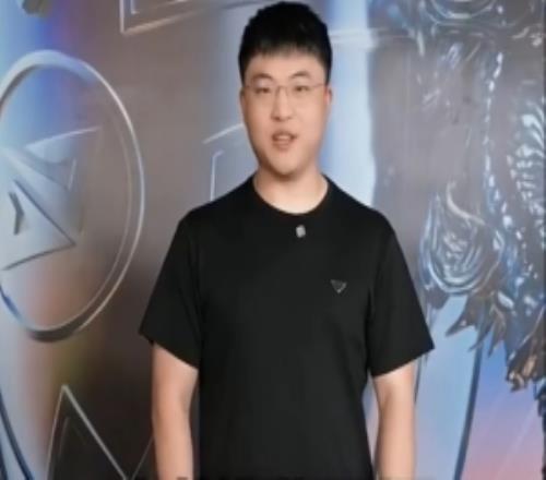 Uzi张博恒李佳航联动视频：在英雄同盟里我们不说
