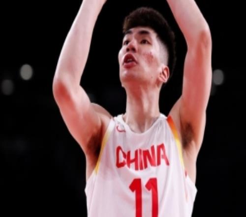 打得很主动！余嘉豪半场9分钟拼下7分6板&3前场板断帽都有！