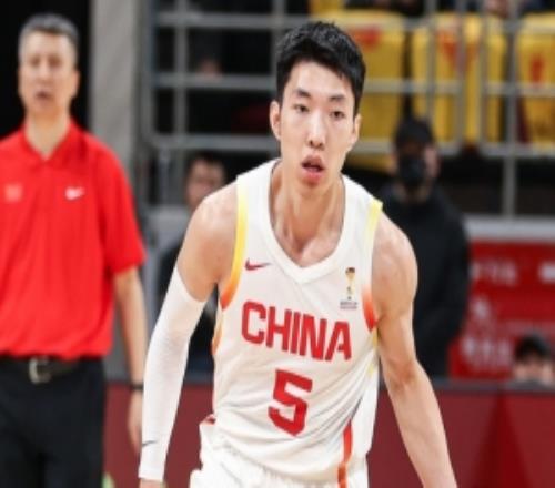 记者：使用优缺点明显的球员得扬长避短别人打不进就让廖三宁干
