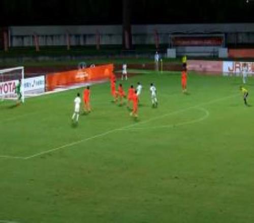 U23国足01落伍！敌手传中后防一连解围不清洁，崔国后插上破门