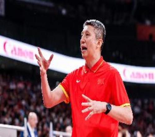 记者：我以为主教练不应背所有锅但主教练无疑是步队第一责任人