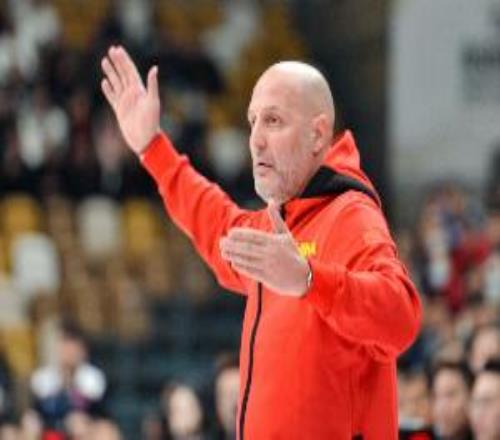 杨侃媒体人：以为郭士强不可乔尔杰维奇就行的照旧太无邪
