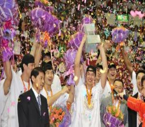 被孙悦夸手艺周全！朱芳雨：哪有什么手艺我那时间就是会投篮