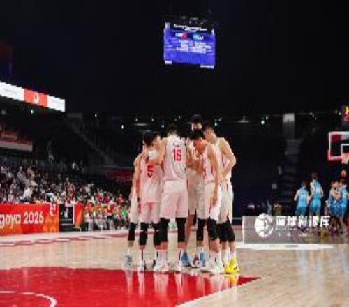 中国队半场三分12中3！媒体人：对手根本不管你投希望下半场准点