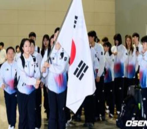 插曲一直韩国抵达时国旗被日本机场榨取带着通行！拆旗杆也不可