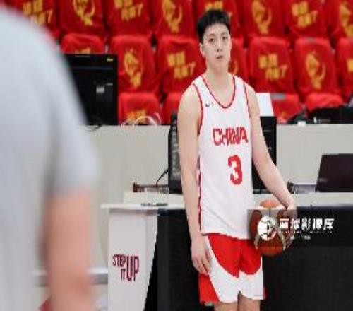 正负值17！胡明轩半场替补9分钟三分3中1拿到3分