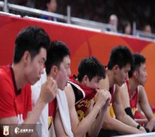 羊城晚报：中国男篮亚运半决赛惨败日本男篮这个炎天只剩铜牌战