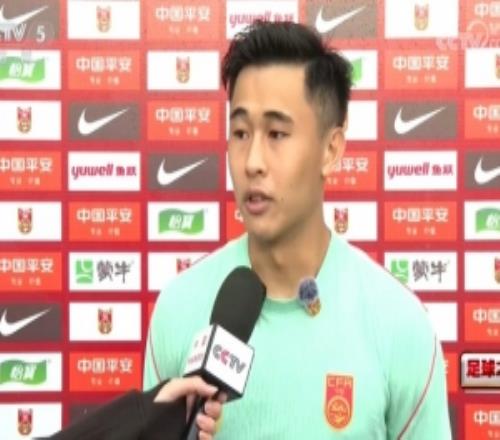 戴伟浚：各人吃晚饭时一起寓目U23国足角逐，超龄球员展现继续