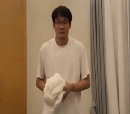 丁彦雨航谈不沉球投篮：这是有一定三分掷中率的特殊手艺包