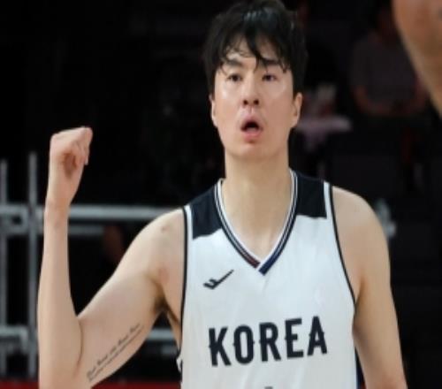 简直是bug般保存！李贤重亚运会场均轰下24分9.7板4.2助2.3断！