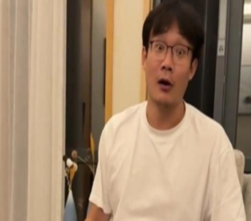 睢冉：丁彦雨航不防守小。嚎隹绰枷袷被顾翟趺从6个进攻球员