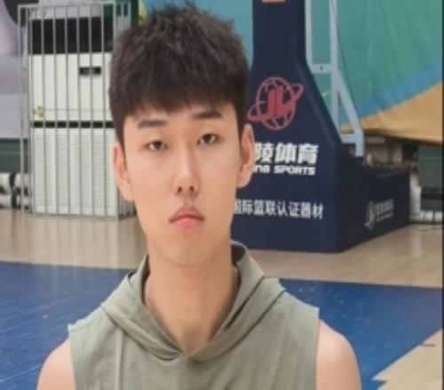 宏远旧将！NBL石家庄翔蓝官方：接待李奕臻加盟球队