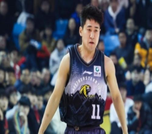 姜伟泽：升降级没给球队带来太大压力新赛季将全力攻击季后赛