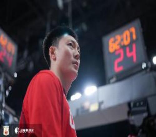 旗头！胡明轩亚运会场均仅6.5分掷中率39.4%&罚球掷中率54.5%