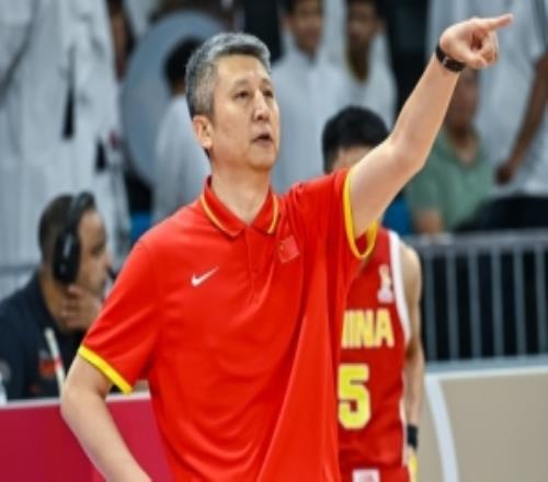 中国青年报评男篮：指挥问题不可回避郭士强对球员要求过于机械
