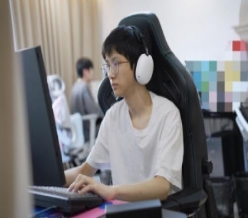 经纪人：zuian签证探询了一下没啥大问题下版本似乎偏向草食打野